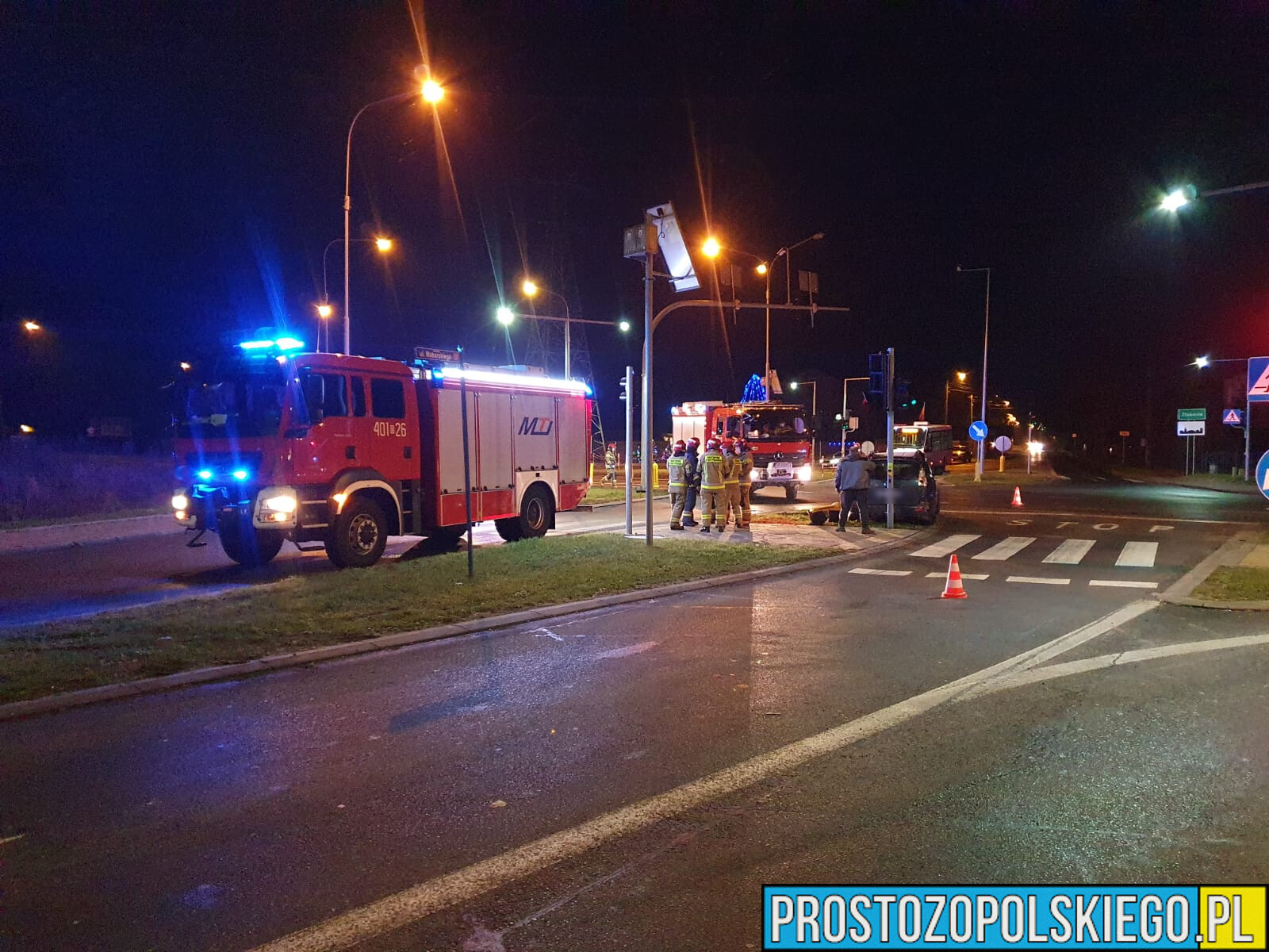 Wypadek na DK94 na obwodnicy Brzegu. Kobieta i jej dwoje dzieci, zostali zabrani do szpitala