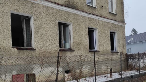 Pożar w budynku w Kietrzu. W jednym z pokoi znaleźli ciało 64-letniego mężczyzny.