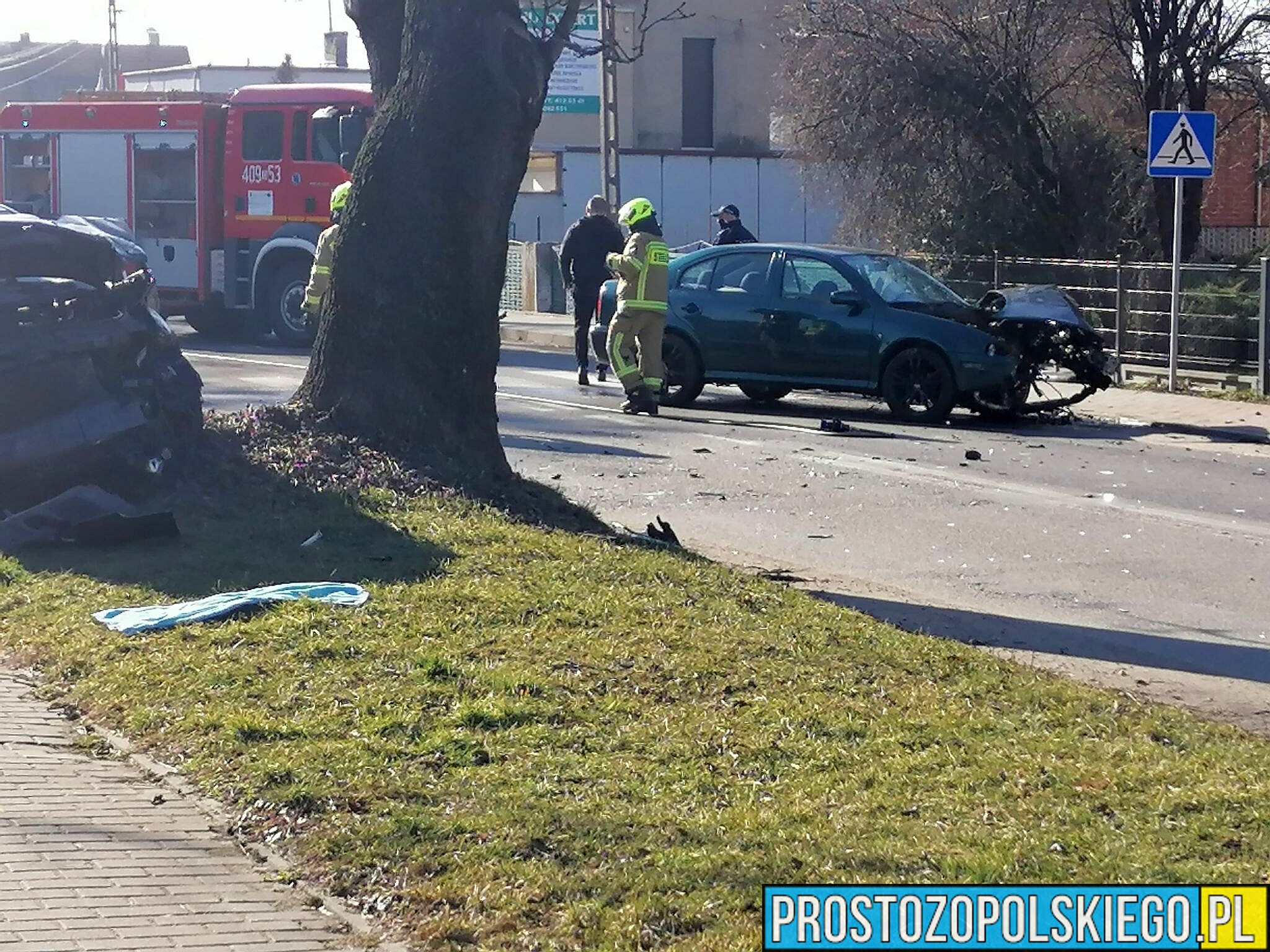 Zderzenie dwóch aut w Lewinie Brzeskim (Zdjęcia)