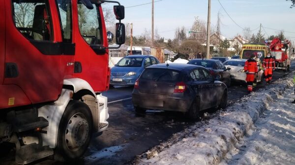 Zderzenie trzech aut na ul. Częstochowskiej w Opolu.(Zdjęcia)