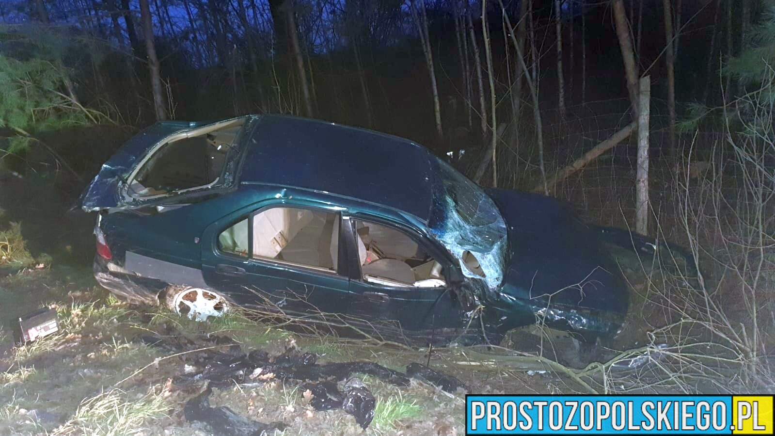 Wypadek w Jasienicy Dolnej. Cztery osoby ranne i nikt z nich nie przyznaje się do kierowania autem.(Zdjęcia)