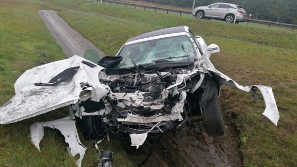 Wypadek na autostradzie A4.Sportowy mercedes doszczętnie zniszczony.(Zdjęcia)