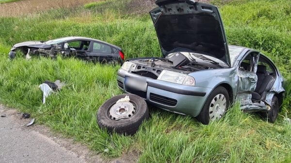 Wypadek 2 aut osobowych i busa na obwodnicy Opola. LPR Ratownik 23 zabrał dziecko do szpitala.(Zdjecia&Wideo)
