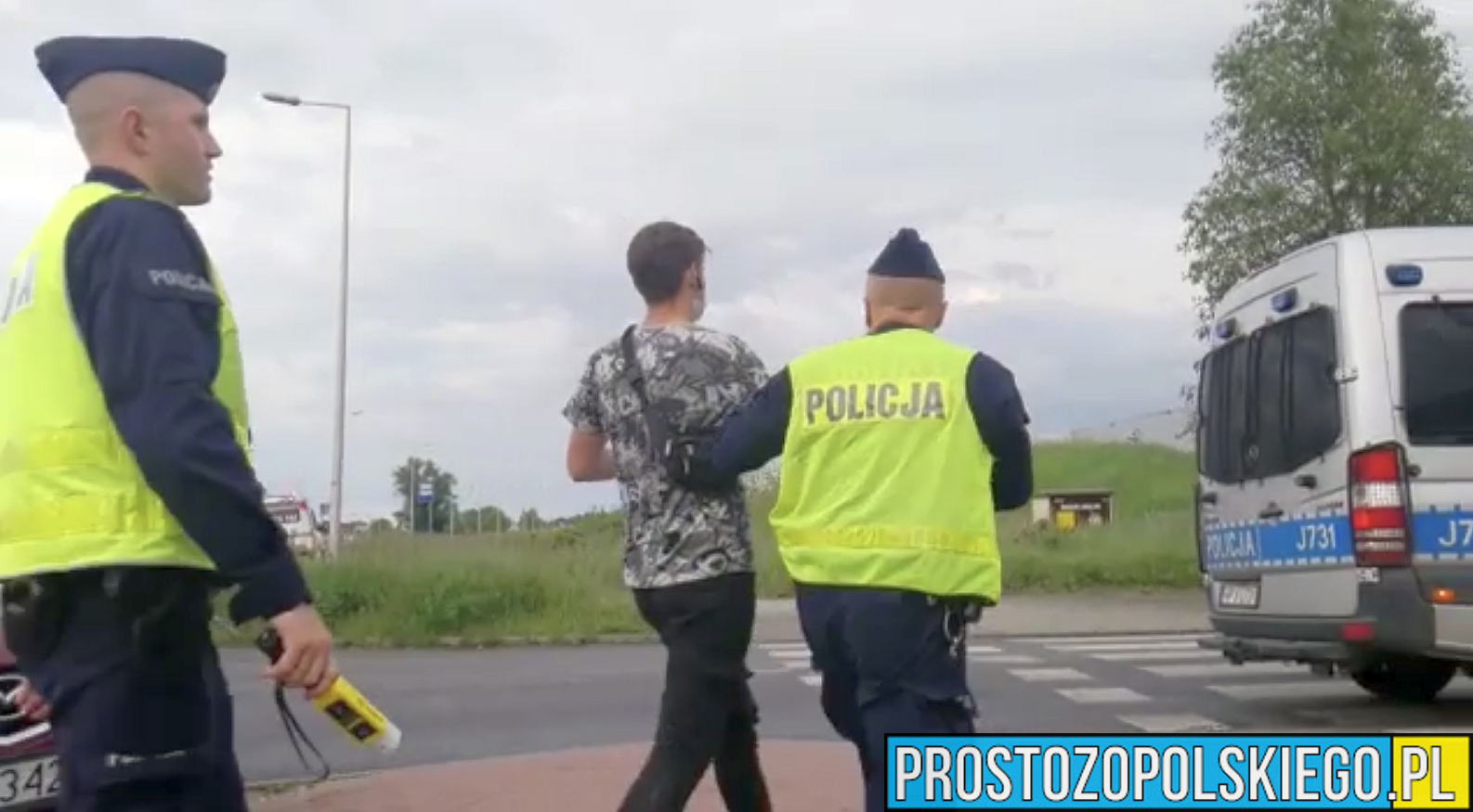 Pijany kierowca chciał "udzielić" pomocy medycznej i został zatrzymany.(Zdjęcia&Wideo)