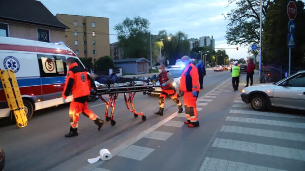 Potrącenie rowerzysty przez auto w niebezpiecznym miejscu w Opolu!