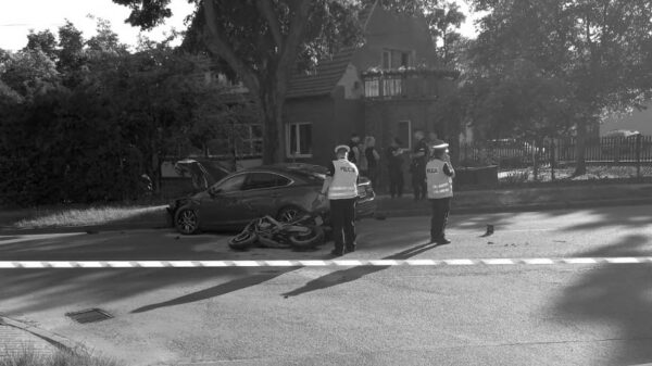 Zderzenie motocyklisty z autem. Nie żyje 39-latek.(Zdjęcia)