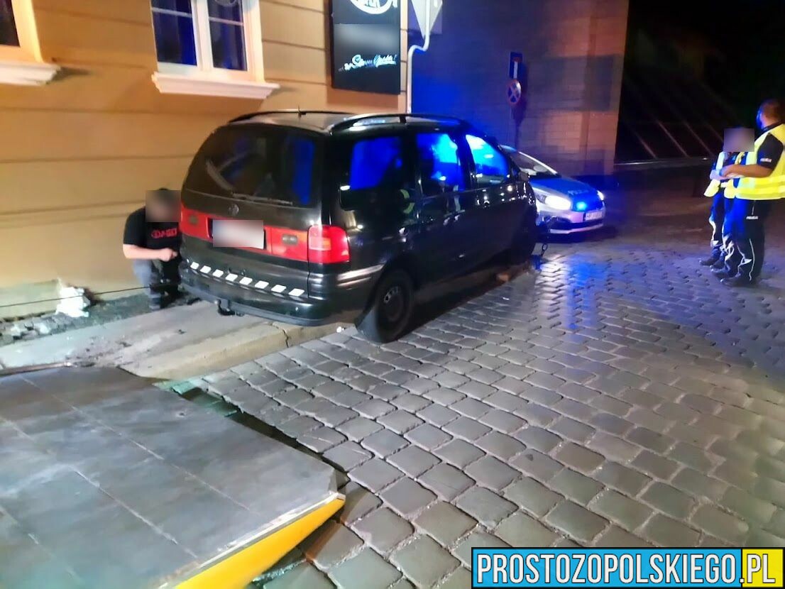 Policyjny pościg za volkswagenem sharanem zakończył się w centrum Opola na ...(wideo)