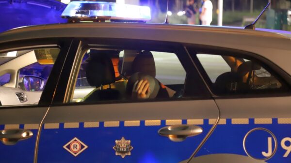 Zderzenie dwóch samochodów na ul. Niemodlińskiej w Opolu. Kierujący miał prawo jazdy 3 miesiące i był nietrzeźwy .(Zdjęcia)