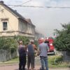 Pożar zabudowań w miejscowości Michałów w pow. brzeskim. Na miejscu jest 11 zastępów straży pożarnej.(Zdjęcia)