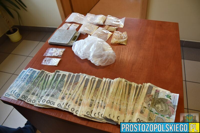 Kryminalni z Olesna zatrzymali dwóch mężczyzn podejrzanych o przestępczość narkotykową.