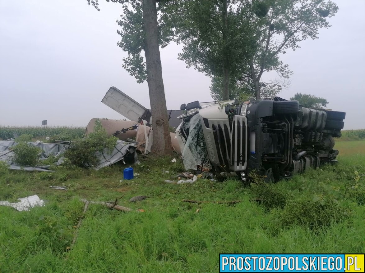 Wypadek ciężarówki na dk39 w miejscowości Łukowice Brzeskie. Ranny został kierowca i jego 7-letnia córka.(Zdjęcia)