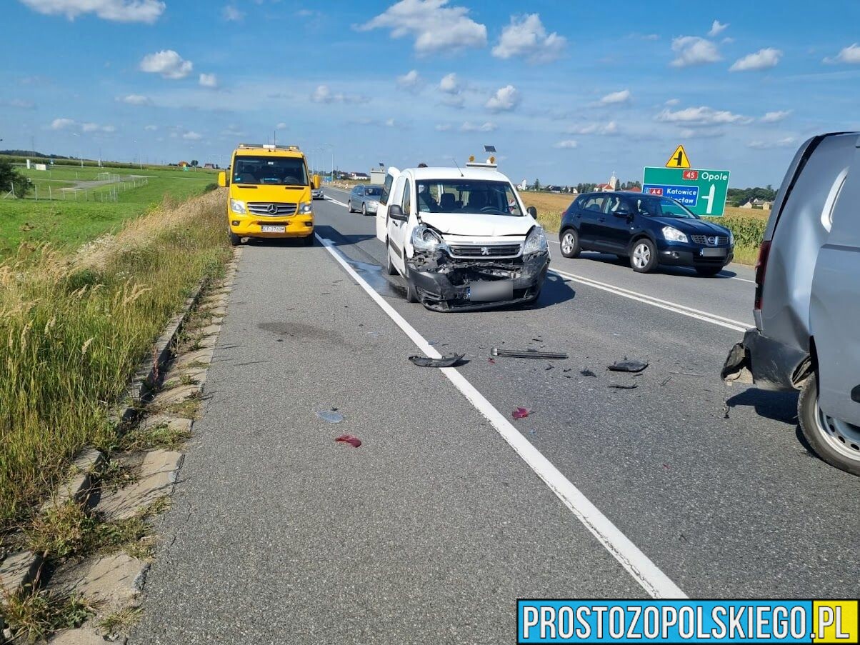 Zderzeni trzech samochodów na dk 45 w Rogowie Opolskim.(Zdjęcia)