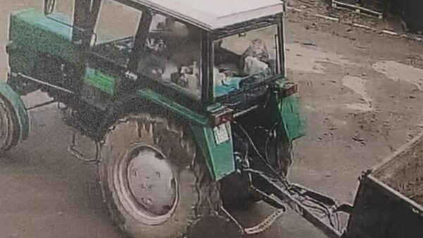 Skradziony ciągnik rolniczy odzyskany przez głubczyckich policjantów