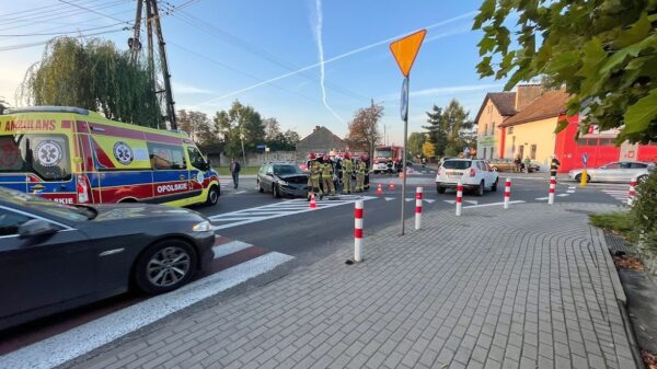 Wypadek na rondzie w Komprachicach koło Opola.(Zdjęcia&Wideo)