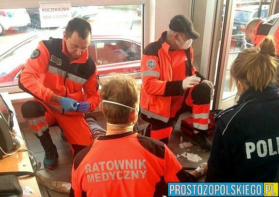 Policjanci z II Komisariatu Policji w Opolu uratowali 65-latka. Decydowały sekundy!
