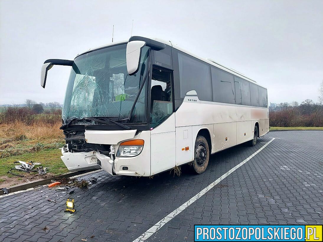 Wypadek autobusu na DK46 między Pakosławicami a Strobicami.(Zdjęcia)