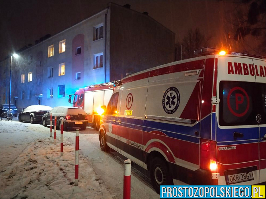 Służby ratunkowe zostały zadysponowane do mieszkania w Kędzierzynie Koźlu. Niestety kobieta nie żyła.