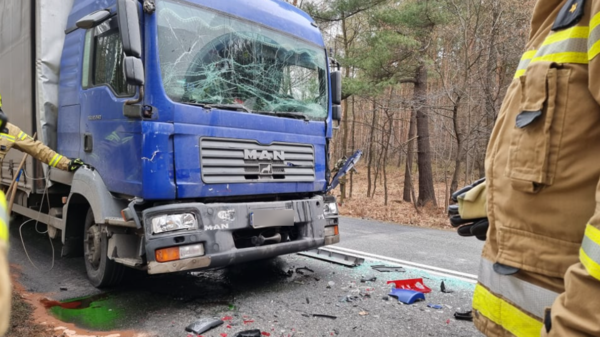 Zderzenie dwóch ciężarówek w Kotlarni.(Zdjęcia)