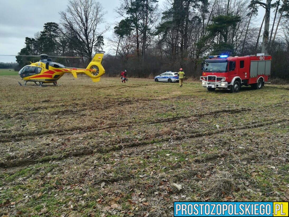 Wypadek w miejscowości Dziewkowice na pilarza spadło drzewo. Na miejscu lądował LPR.(Zdjęcia)