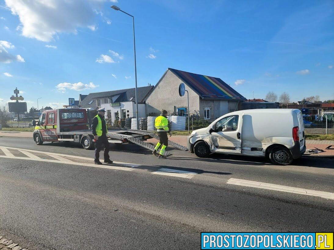Zderzenie dwóch osobówek w Zawadzie koło Opola.(Zdjęcia)