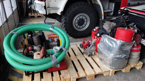 Strażacy z PSP i OSP odpowiedziały na apel o zbiórce sprzętu dla strażaków z Ukrainy.