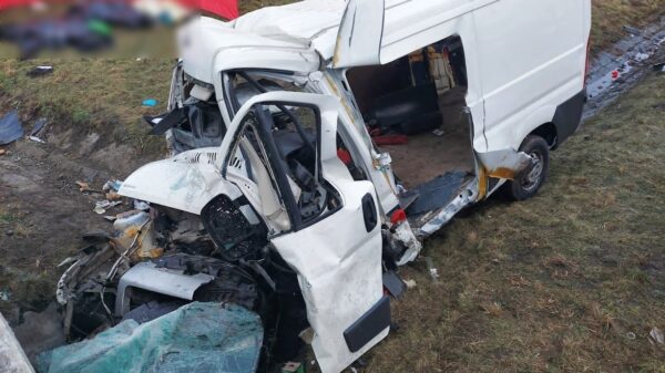 Tragiczny wypadek na autostradzie A4. Nie żyją trzy osoby a jedna w stanie ciężkim została zabrana LPR-em.(Zdjęcia)