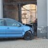 Kierująca autem 46-latka pomyliła hamulec z gazem i wjechała w budynek w Kędzierzynie Koźlu.