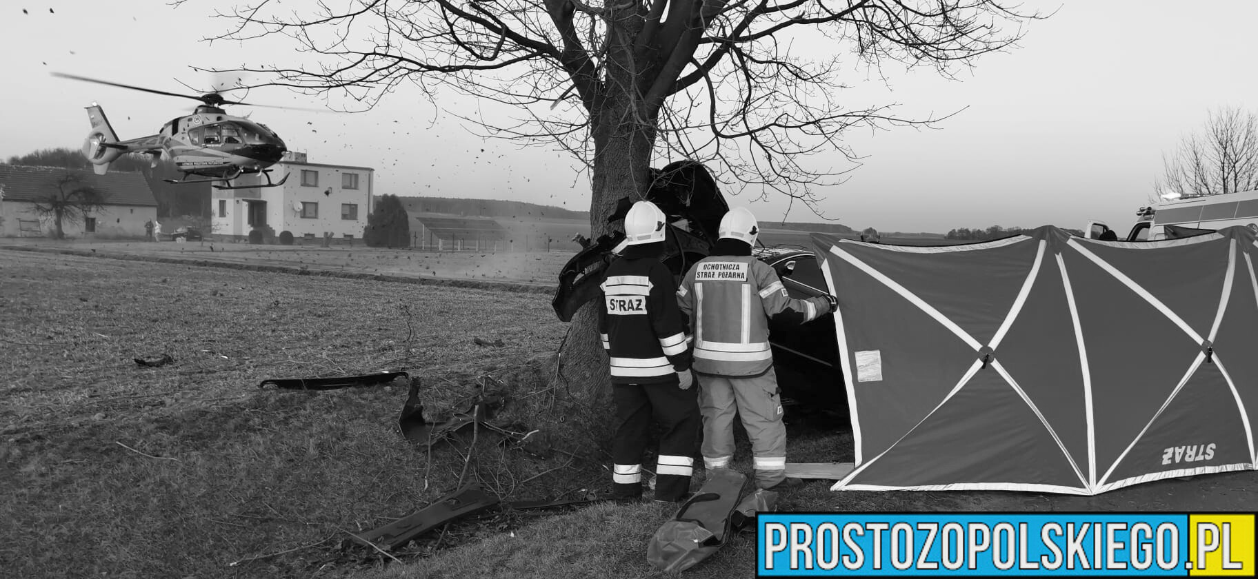Groźny wypadek w miejscowości Smogorzów w powiecie namysłowskim. Kierujący audi wjechał do rowu i uderzył w drzewo.(Zdjęcia)