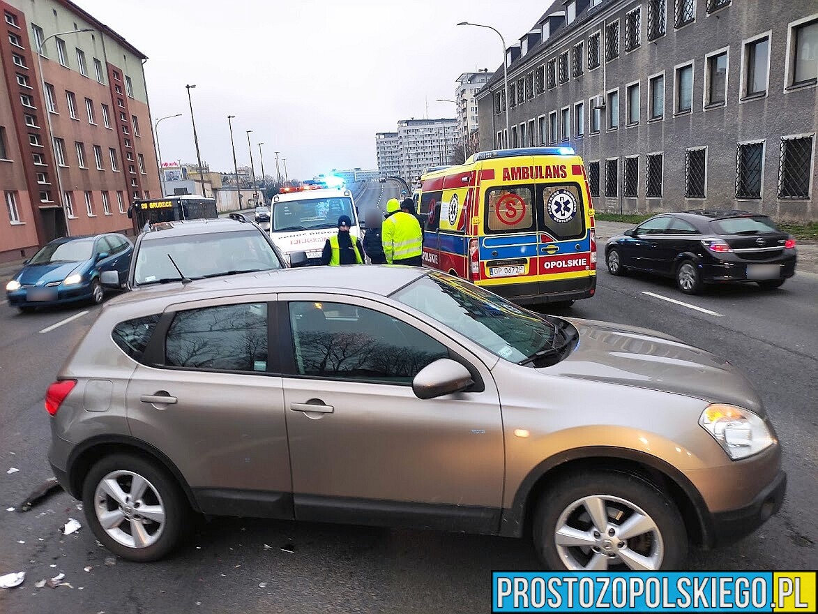 Zderzenie dwóch aut na ul.Nysy Łużyckiej w Opolu.(Zdjecia&Wideo)