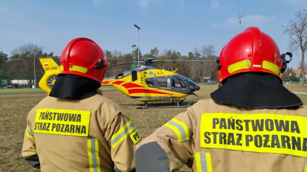 Dwie osoby poszkodowane po zatruciu tlenkiem węgla w Lewinie Brzeski. Na miejscu lądował LPR Ratownik23.