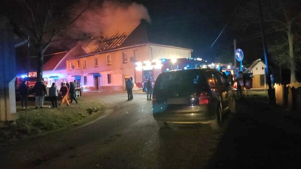 Pożar poddasza w budynku wielorodzinnym w miejscowości Myszowice gm. Korfantów.(Zdjęcia)