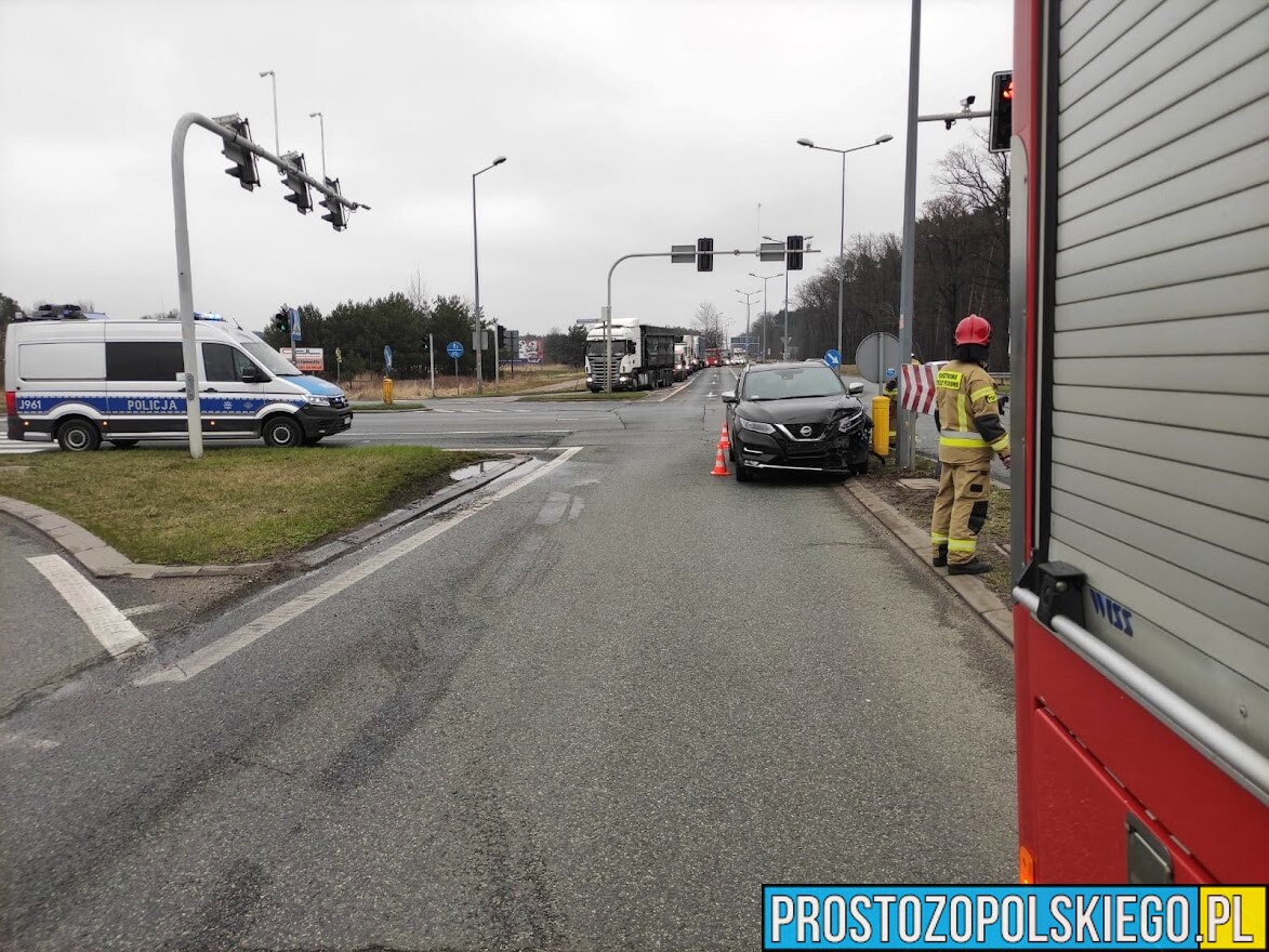 Niebezpieczne skrzyżowanie dla kierowców w Opolu. Doszło tam do trzech groźnych wypadków.(Zdjęcia)