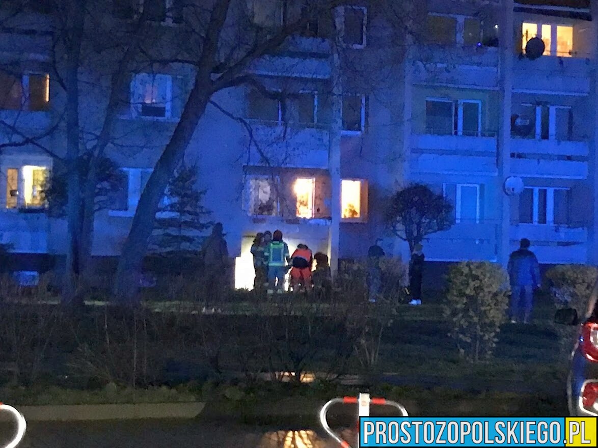 Kobieta wypadła z mieszkania na ul. Wrocławskiej w Opolu.(Zdjęcia)