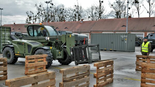 Żołnierze z 10 Opolskiej Brygady Logistycznej zdali egzamin na operatorów wózków podnośnikowych.(Zdjęcia)