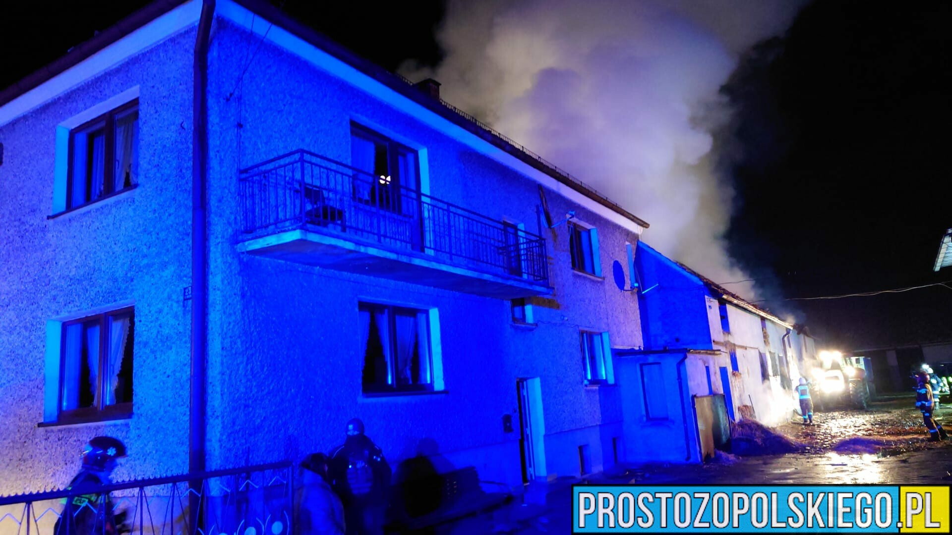 Pożar budynku gospodarczego w miejscowości Warmątowice. Jedna osoba zabrana do szpitala.(Zdjęcia)