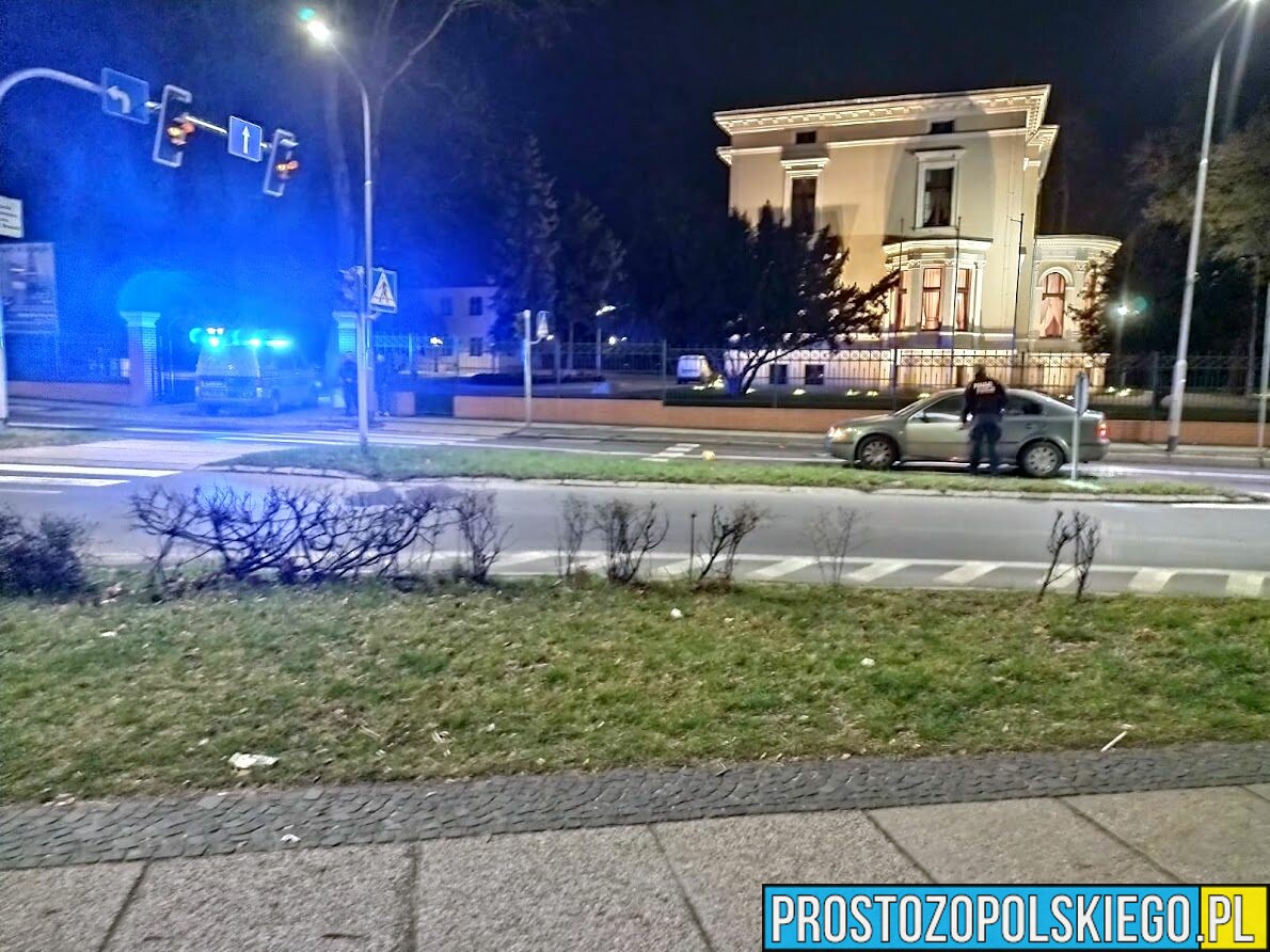 Obywatelskie zatrzymanie 26-letniego obywatela Ukrainy, który kierował autem w Brzegu. Mężczyzna miał 1,5 promila.(Zdjęcia)