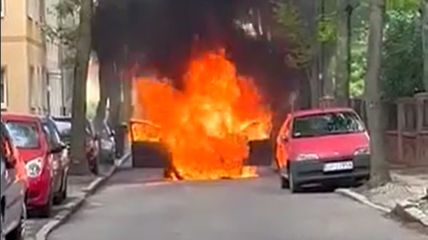 Pożar samochodu osobowego na ul.Kraszewskiego w Opolu.