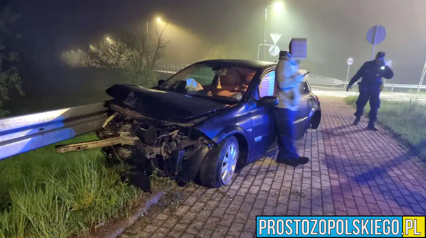 Pijany kierowca uderzył w barierki na rondzie w Kędzierzynie Koźlu .(Zdjęcia)
