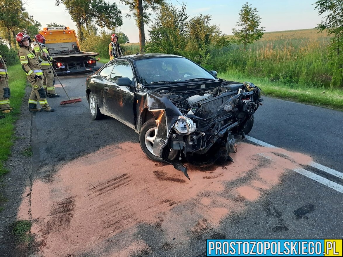 Kierujący autem obywatel Ukrainy uderzył w drzewo. Badanie wykazało 2,8 promila.(Zdjęcia)