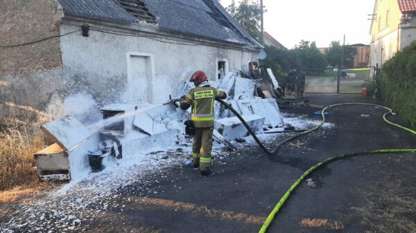 Pożar domu jednorodzinnego w miejscowości Smarchowice Małe.(Zdjęcia)