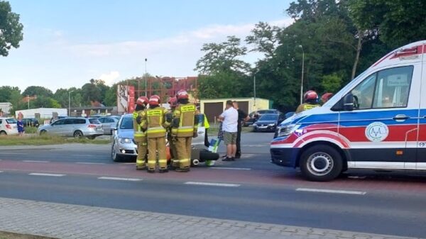 Kierująca autem wymusiła pierwszeństwo na prawidłowo jadącym motocykliście w Krapkowicach.