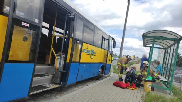 Ciężarówka uderzyła PKS na DK 46 w Dąbrowie.(Zdjęcia&wideo)
