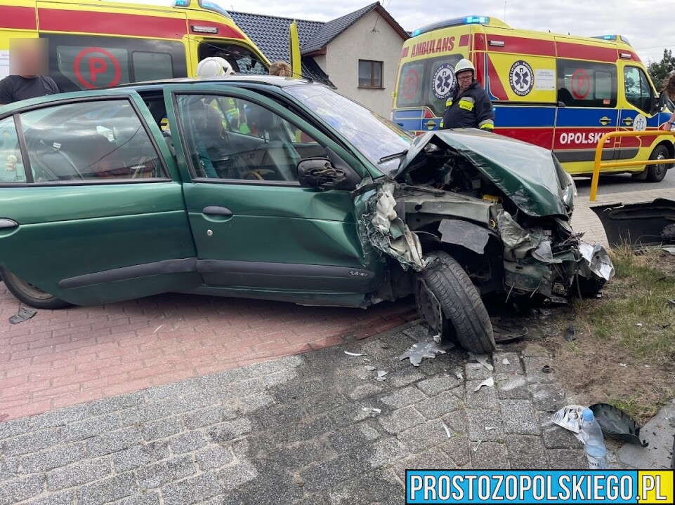 Kierujący autem wjechał w słup na DK45 w miejscowości Boguszyce.(Zdjęcia&Wideo)