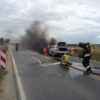 Pożar audi w czasie jazdy na DK42 na trasie Praszka - Strojec.(Zdjęcia)