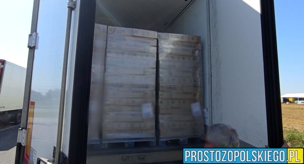 Inspektorzy z WITD zatrzymali kierowcę ciężarówki ,który przewoził transport lodów z Węgier.