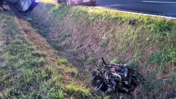 Wypadek audi TT na dk45 w miejscowości Trzebiszyn. Z auta wypadł silnik. Kierowca był pijany.(Zdjecia&Wideo)