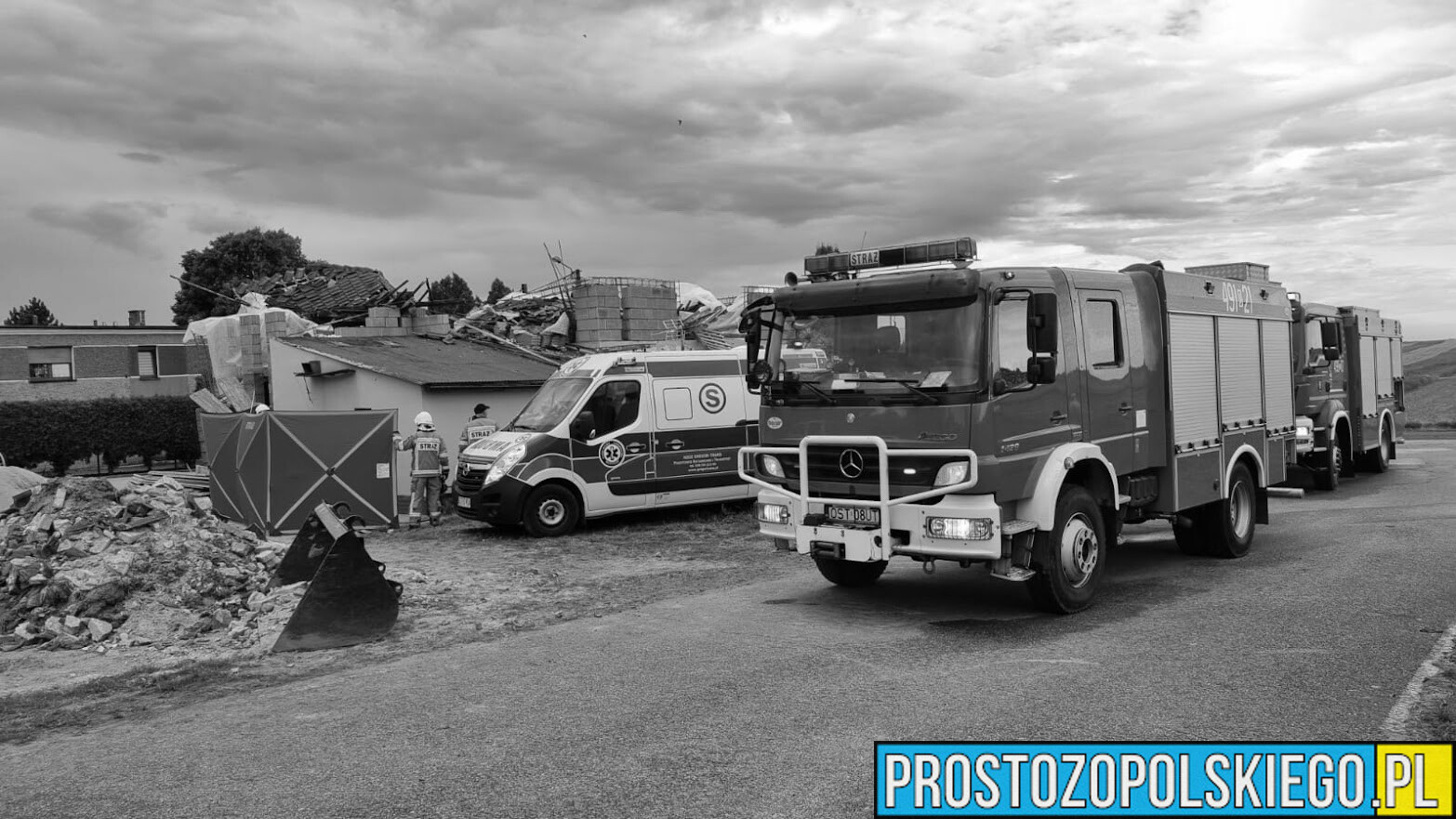 Wypadek na budowie domu w Kadłubcu w gminie Leśnica. Nie żyje 17-latek (Zdjęcia)
