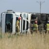 58-letni kierowca MAN-a prawdopodobnie zasłabł za kierownicą i wypadł z drogi pomiędzy Bierzowem a węzłem autostradowym A4.(Zdjęcia)