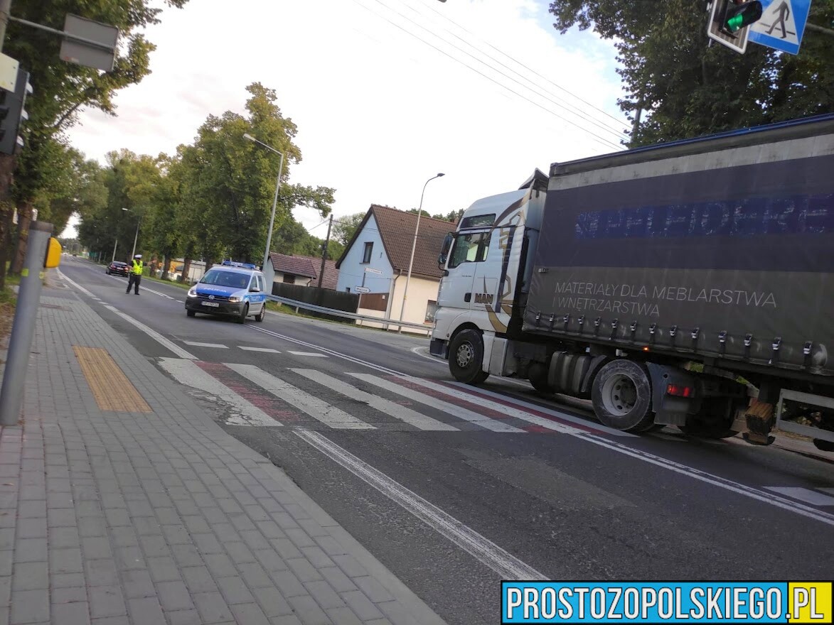 Ciężarowy MAN potrącił 7-letnie dziecko na przejściu dla pieszych w Opolu.(Zdjęcia &Wideo)