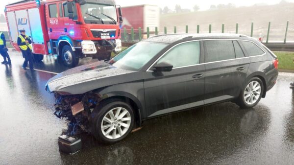 Wypadek na opolskim odcinku autostrady A4.Troje dzieci wieku 7, 10 i 14 lat zostało przewiezione do szpitala.(Zdjęcia)